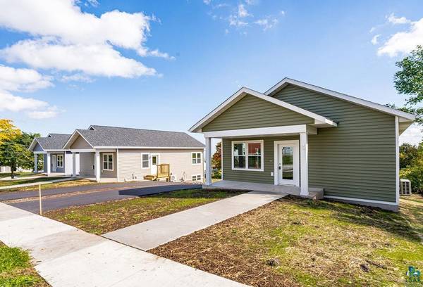 12 W 11th St, Duluth, MN 55806
