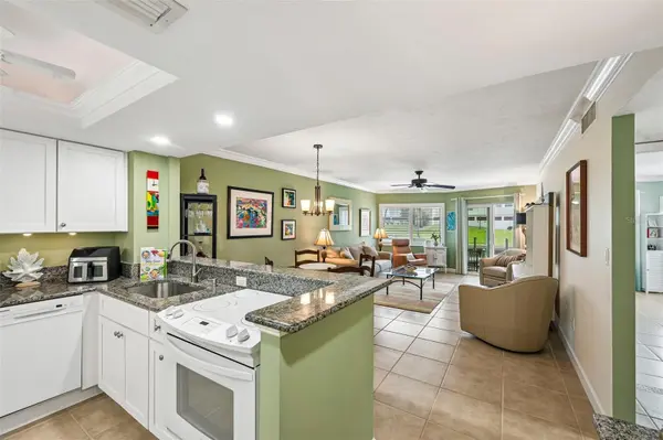 1300 N PORTOFINO DR #105, Sarasota, FL 34242