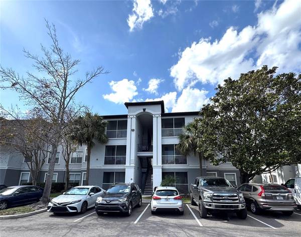 5817 LEGACY CRESCENT PL #302, Riverview, FL 33578