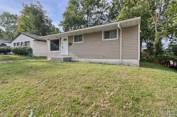 146 Grampian RD, St Louis, MO 63137