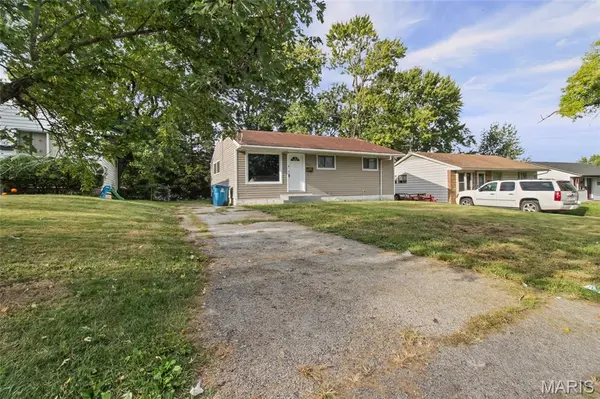 146 Grampian RD, St Louis, MO 63137