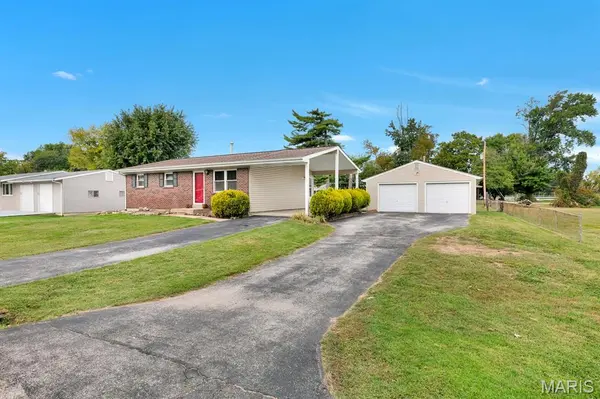 5 Oak DR, St Peters, MO 63376