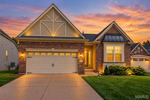 1509 Woodside Hills DR, St Peters, MO 63376