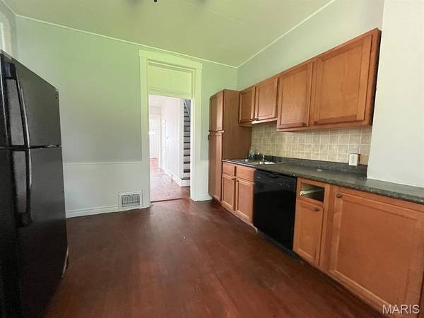 1825 W Main ST, Belleville, IL 62220