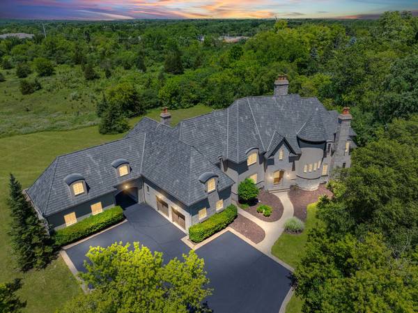 594-A N Plum Tree RD, Barrington, IL 60010