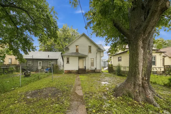 1425 W 15th ST, Davenport, IA 52804