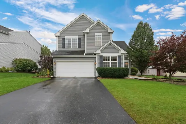 107 Acorn CT, Round Lake Beach, IL 60073
