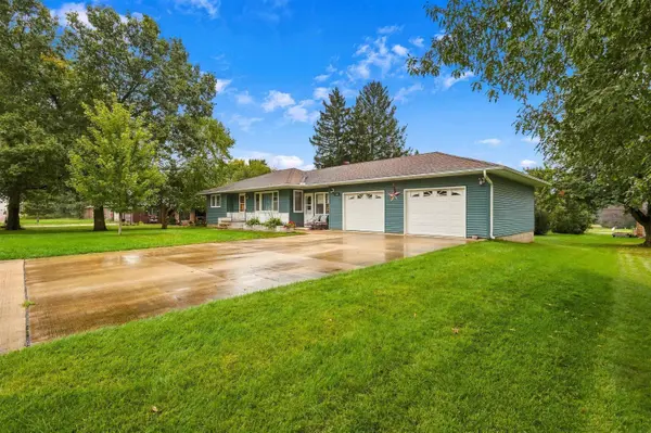 400 N Maple ST, Sumner, IA 50674