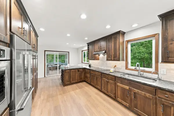 16724 Blenheim WAY, Minnetonka, MN 55345