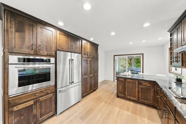 16724 Blenheim WAY, Minnetonka, MN 55345