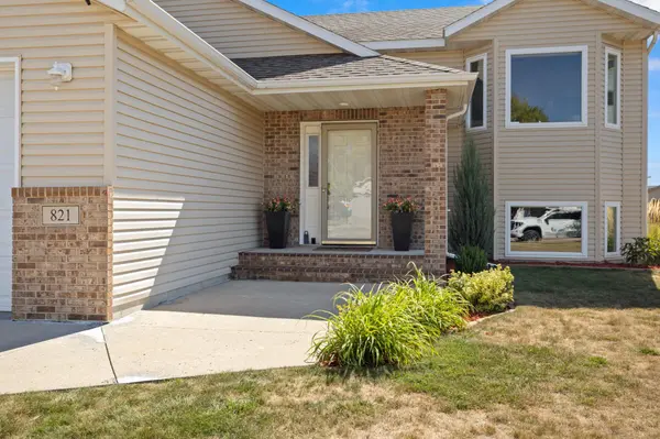 821 16th AVE W, West Fargo, ND 58078