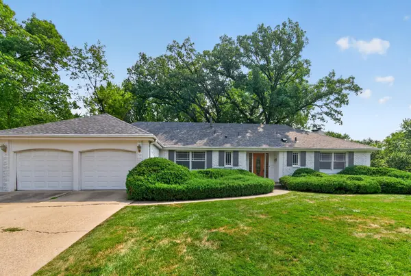9923 Brookside CIR, Bloomington, MN 55431