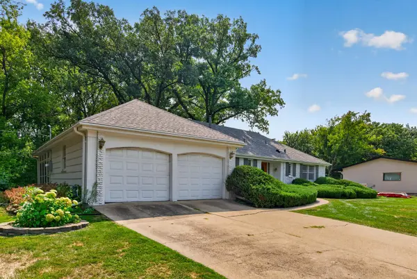 9923 Brookside CIR, Bloomington, MN 55431