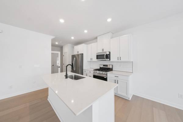 3517 Trails End CIR, Eagan, MN 55123