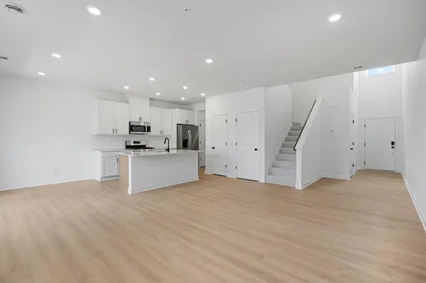 3524 Trails End CIR, Eagan, MN 55123
