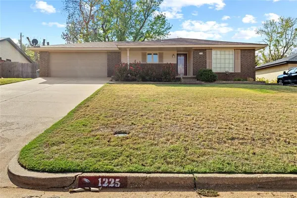 1225 N Indiana ST, Weatherford, OK 73096