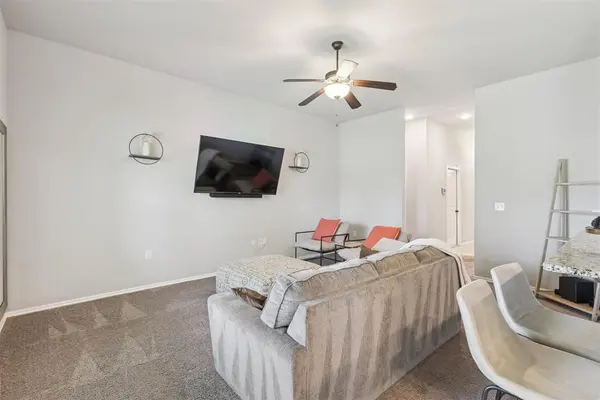 11401 SW 8th CIR, Yukon, OK 73099