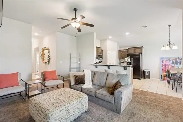 11401 SW 8th CIR, Yukon, OK 73099