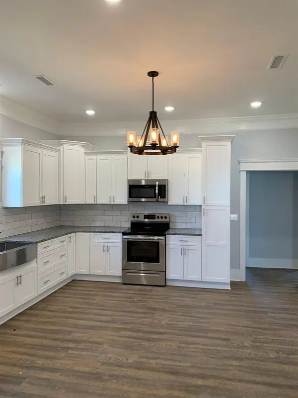 13 Cloverdale Ln, Hickman, TN 38567