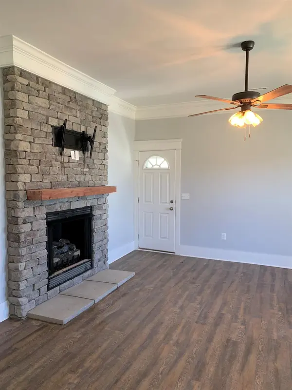 13 Cloverdale Ln, Hickman, TN 38567