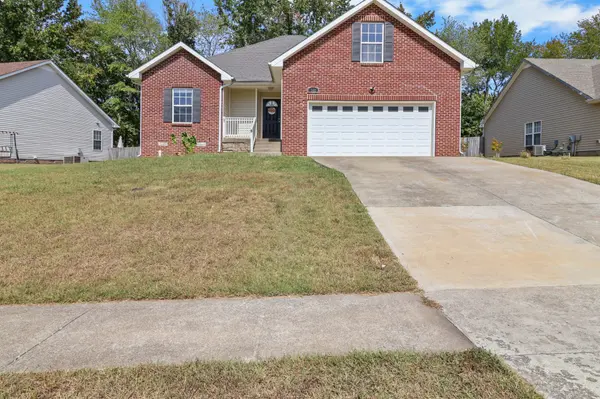 341 Woodtrace Dr, Clarksville, TN 37042