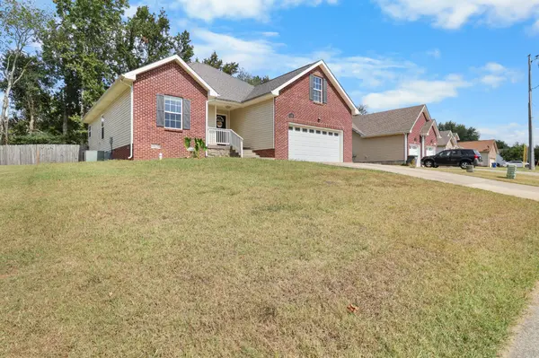 341 Woodtrace Dr, Clarksville, TN 37042