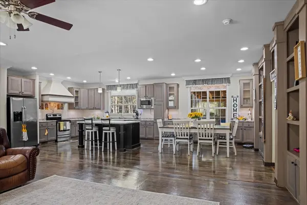 3469 Gillespie Ln, Columbia, TN 38401