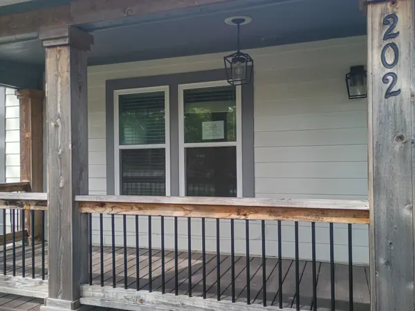 202 Cherry St, Dickson, TN 37055