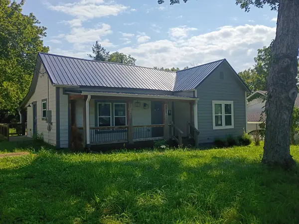 202 Cherry St, Dickson, TN 37055