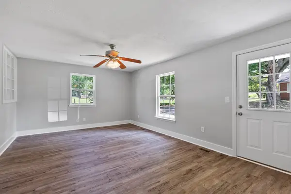 406 Weaver Ln, Springfield, TN 37172