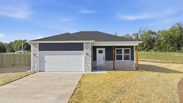 5250 W Crestmere DR, Springfield, MO 65802