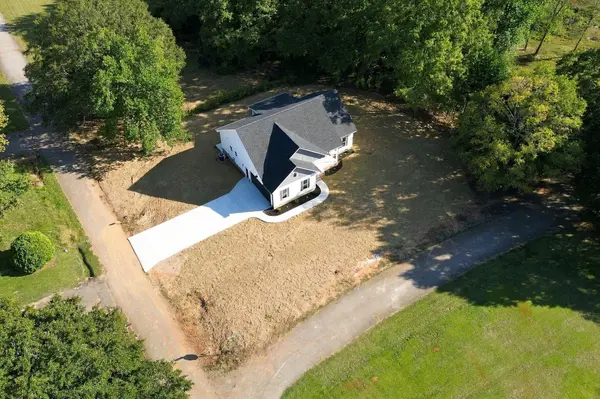 210 Lakeview DR, Cowpens, SC 29368