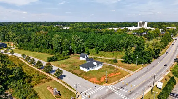 1586 Skylyn DR, Spartanburg, SC 29307