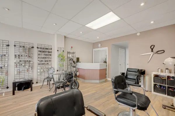 466 Cannon ST E, Hamilton, ON L8L 2E2