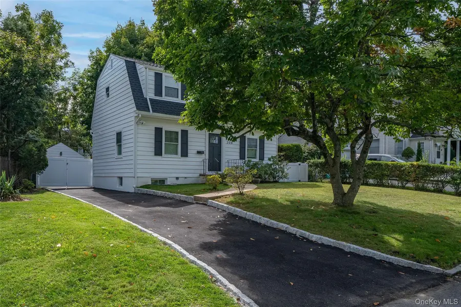 208 Lincoln AVE, Eastchester, NY 10709