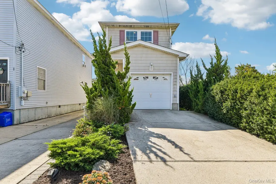 5 Martin ST, East Rockaway, NY 11518
