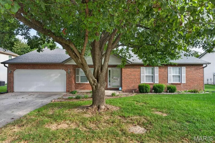 801 Green Haven DR, Swansea, IL 62226