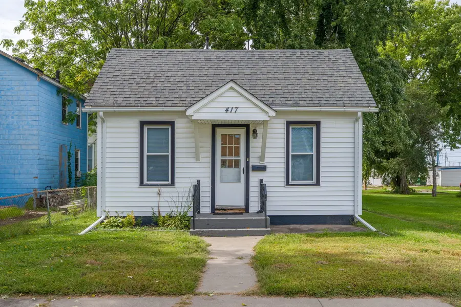 417 37th ST, Moline, IL 61265