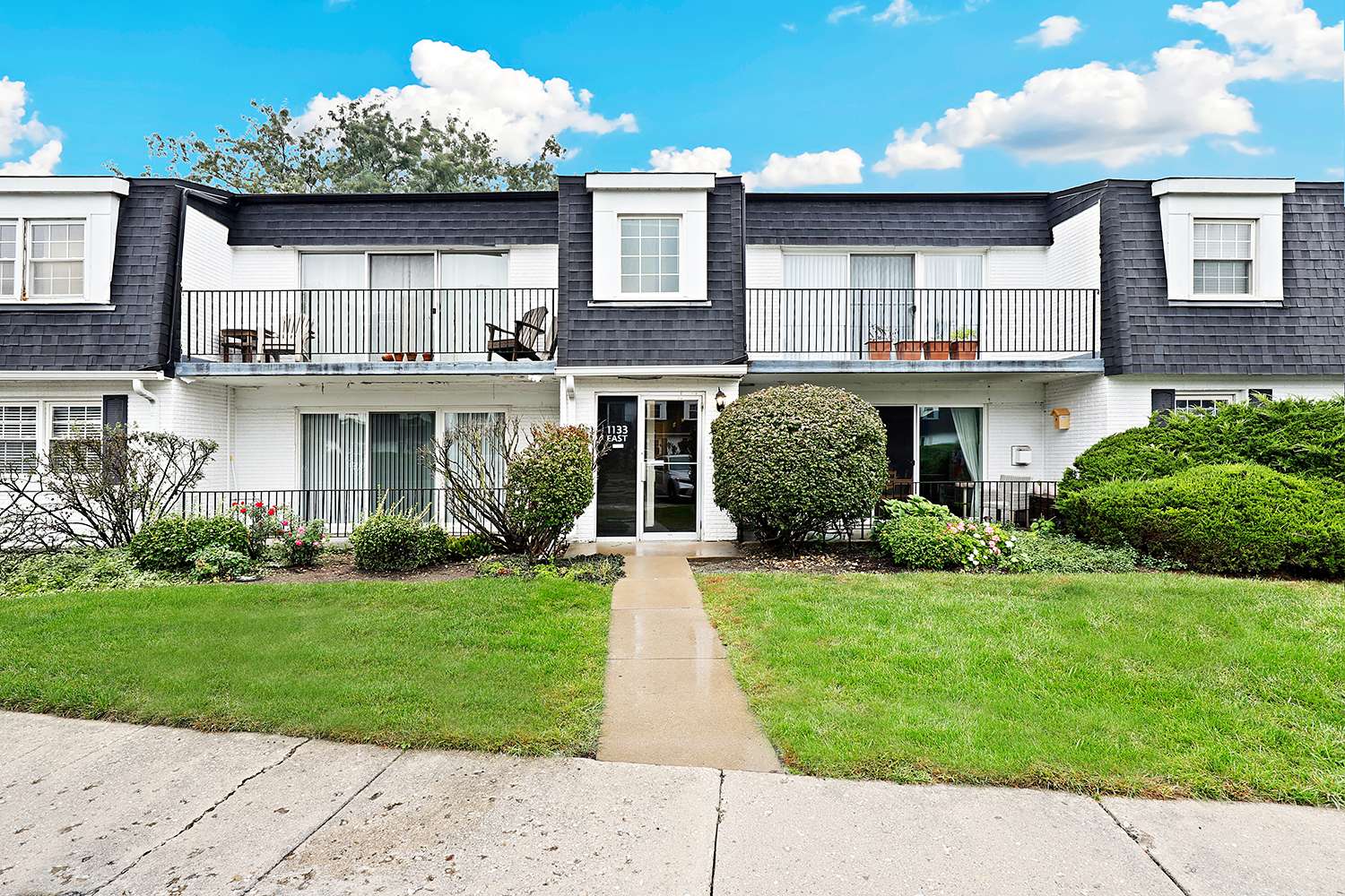1133 Royal St George DR #102, Naperville, IL 60563