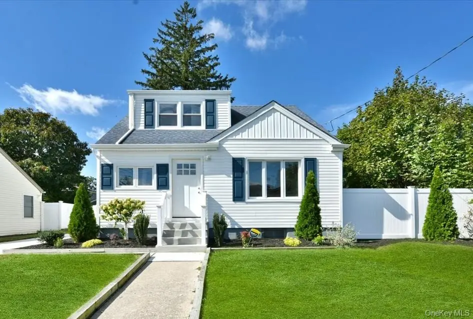 11 Grant ST, Roosevelt, NY 11575