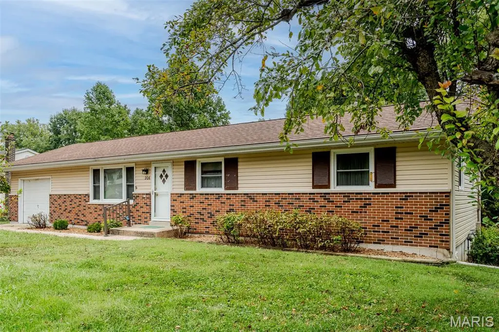 206 Valley DR, Washington, MO 63090