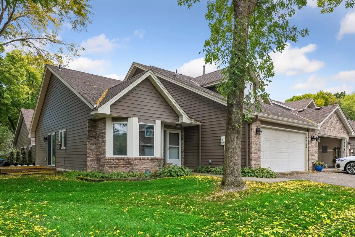 18512 Lime Tree CT, Minnetonka, MN 55345