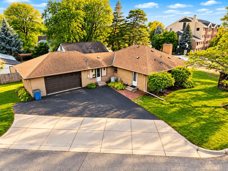 4201 40th AVE N, Robbinsdale, MN 55422