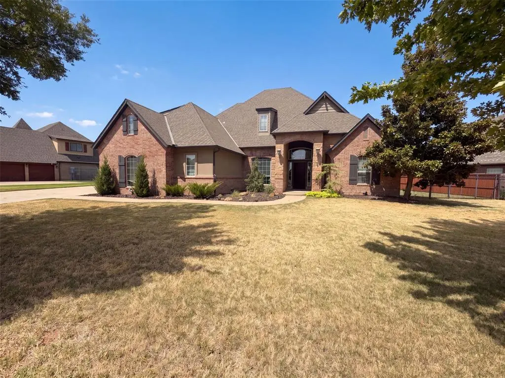 1017 W Camellia WAY, Mustang, OK 73064