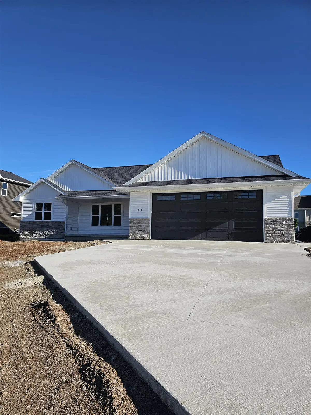 1411 HOFFMAN RD, Green Bay, WI 54311
