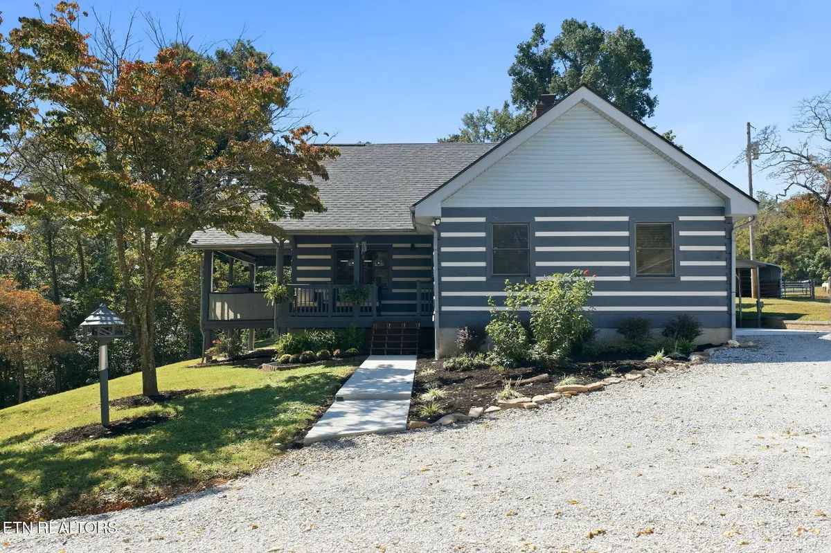 230 Johnson Lane, Rocky Top, TN 37769