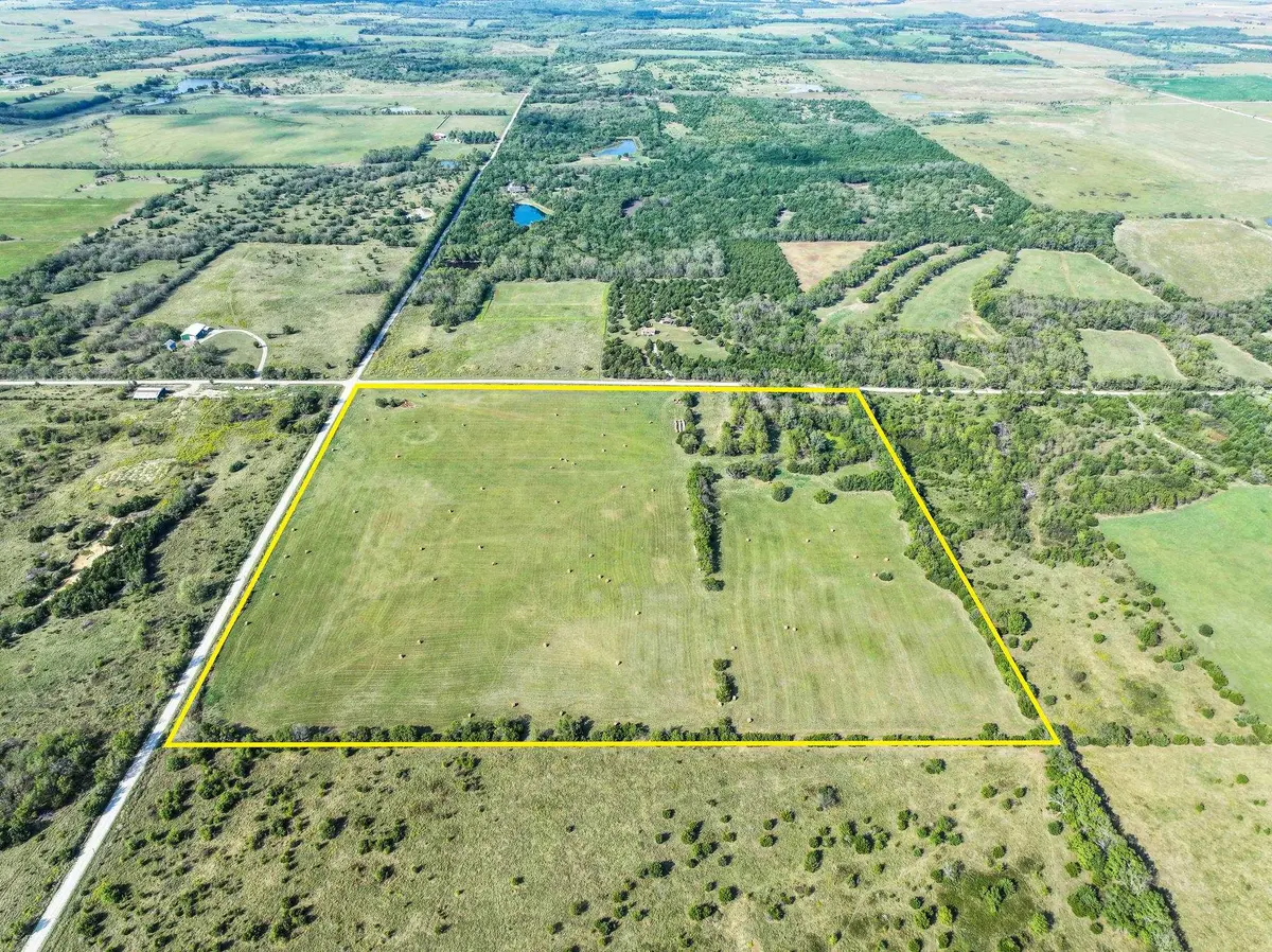 1722 30th St, Severy, KS 67137