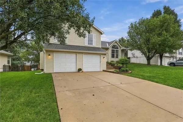 10416 NW 87th ST, Kansas City, MO 64153