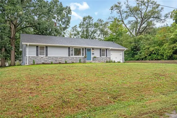 206 Highland ST, Sweet Springs, MO 65351