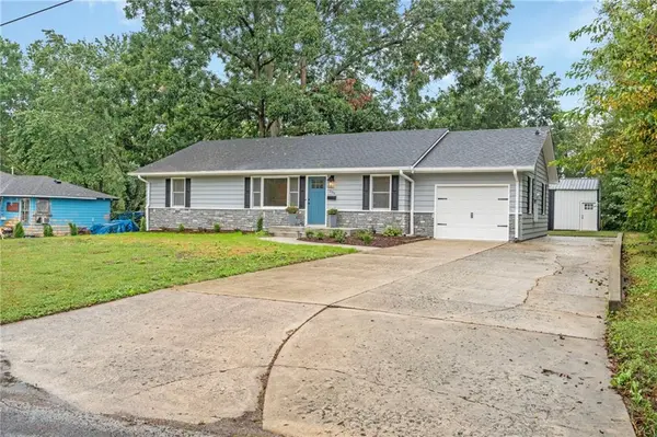 206 Highland ST, Sweet Springs, MO 65351